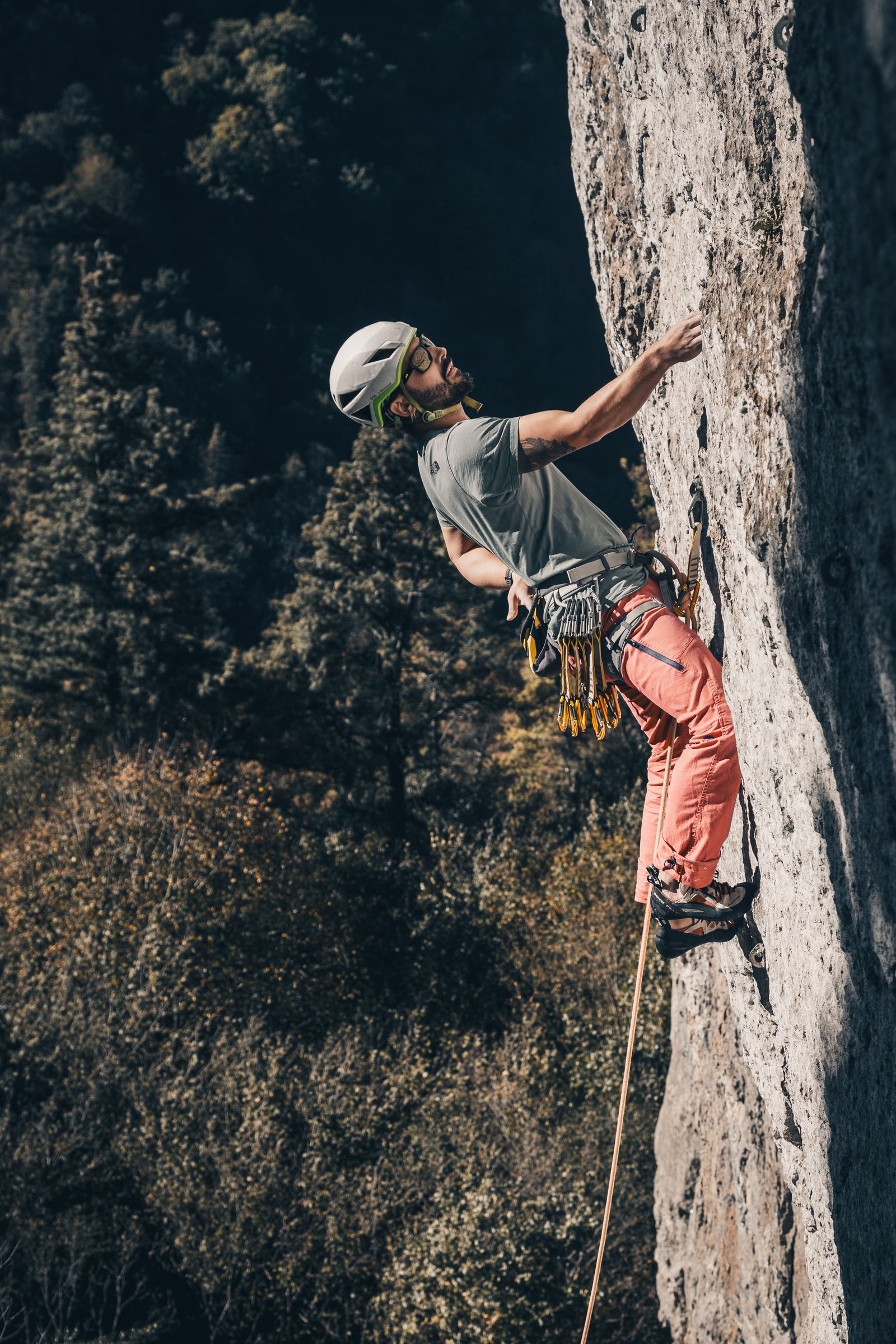 Escalada en pared vertical